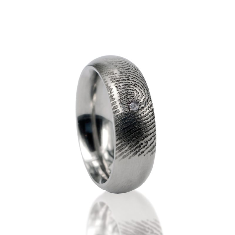 Vingerafdruk Ring van Titanium met Pave Gezette Zirkonia 0115-01T