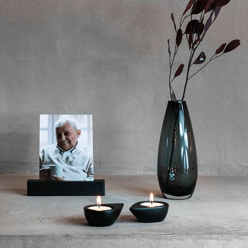 Memorialboxx – Zwart uitvoering | Met fotohouder, theelichtjes en askamer 10 ml